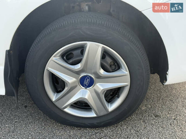 Белый Форд Фокус, объемом двигателя 1.4 л и пробегом 200 тыс. км за 5500 $, фото 9 на Automoto.ua