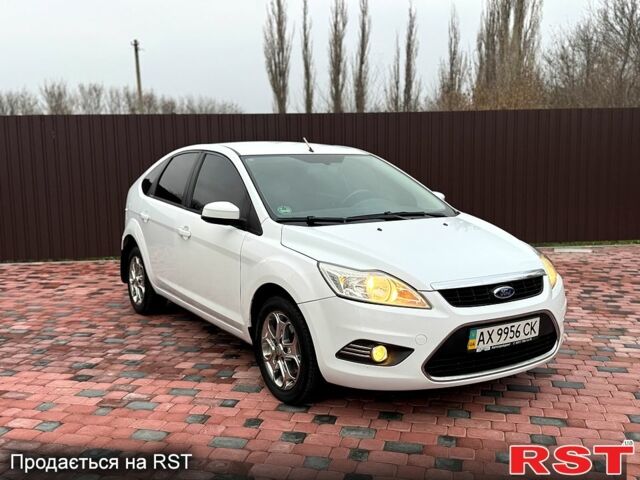 Білий Форд Фокус, об'ємом двигуна 1.6 л та пробігом 148 тис. км за 5500 $, фото 1 на Automoto.ua