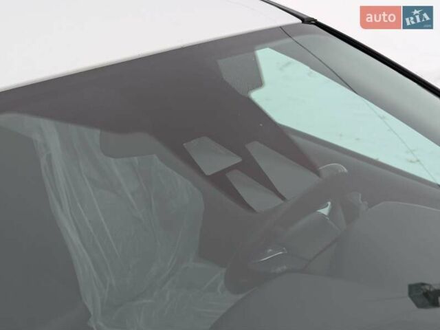 Белый Форд Фокус, объемом двигателя 1.6 л и пробегом 260 тыс. км за 8199 $, фото 9 на Automoto.ua