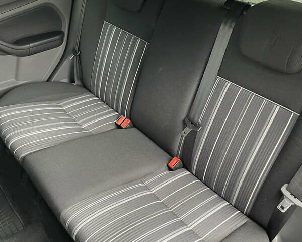 Білий Форд Фокус, об'ємом двигуна 1.4 л та пробігом 325 тис. км за 5000 $, фото 68 на Automoto.ua