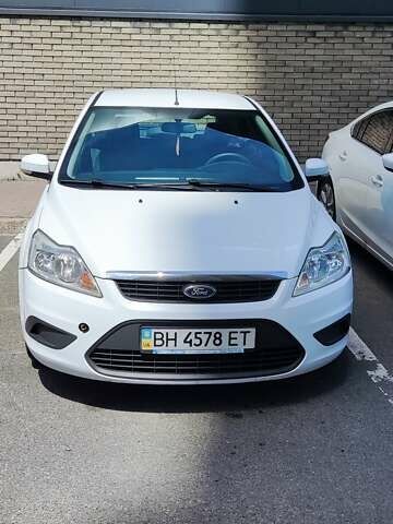 Білий Форд Фокус, об'ємом двигуна 1.4 л та пробігом 207 тис. км за 5200 $, фото 2 на Automoto.ua