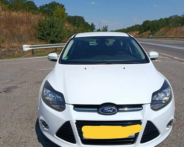 Белый Форд Фокус, объемом двигателя 1.6 л и пробегом 180 тыс. км за 8300 $, фото 3 на Automoto.ua