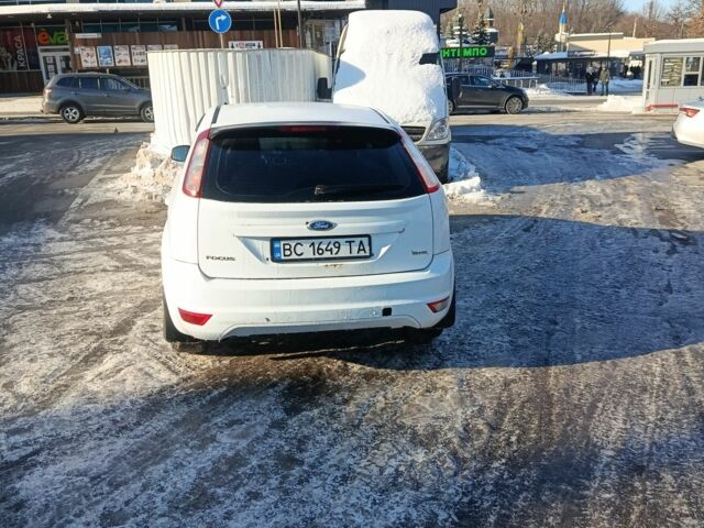 Білий Форд Фокус, об'ємом двигуна 1.6 л та пробігом 210 тис. км за 5350 $, фото 7 на Automoto.ua