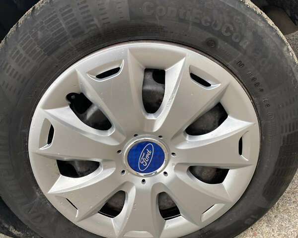 Белый Форд Фокус, объемом двигателя 1.4 л и пробегом 247 тыс. км за 6500 $, фото 18 на Automoto.ua