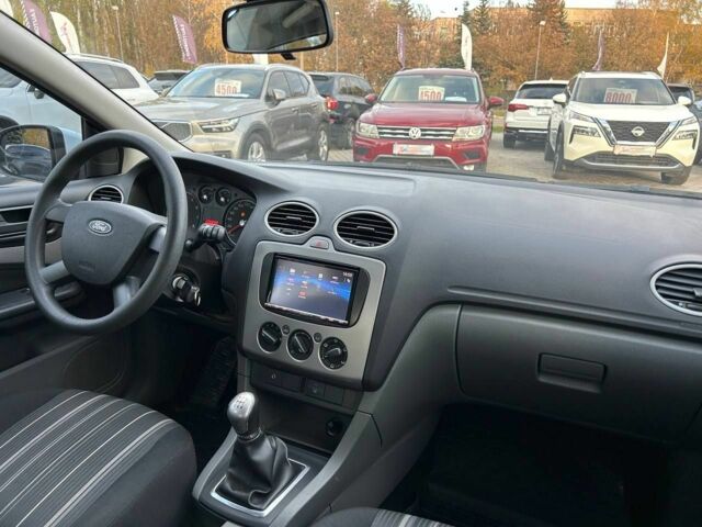 Белый Форд Фокус, объемом двигателя 1.4 л и пробегом 167 тыс. км за 5900 $, фото 12 на Automoto.ua