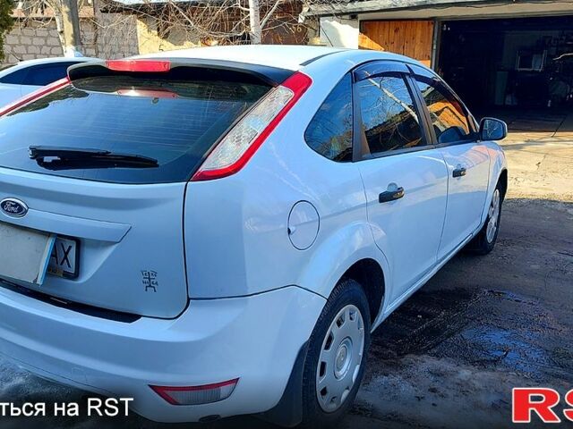 Білий Форд Фокус, об'ємом двигуна 1.4 л та пробігом 190 тис. км за 5000 $, фото 11 на Automoto.ua
