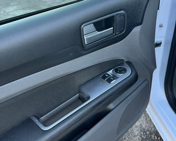 Белый Форд Фокус, объемом двигателя 1.6 л и пробегом 203 тыс. км за 5650 $, фото 10 на Automoto.ua