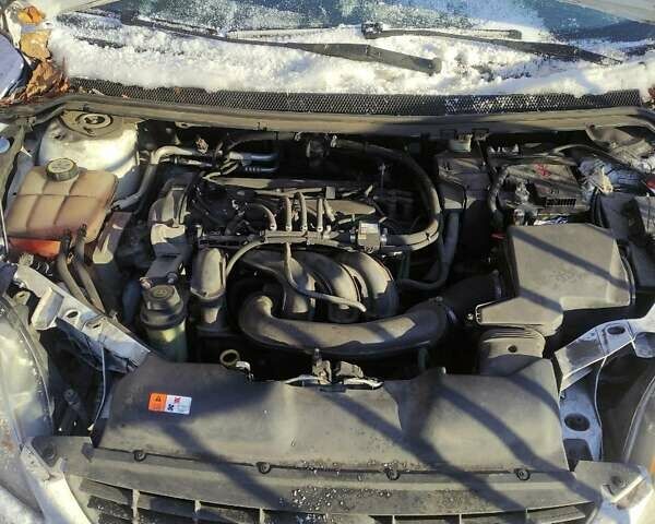 Білий Форд Фокус, об'ємом двигуна 1.6 л та пробігом 227 тис. км за 5200 $, фото 3 на Automoto.ua