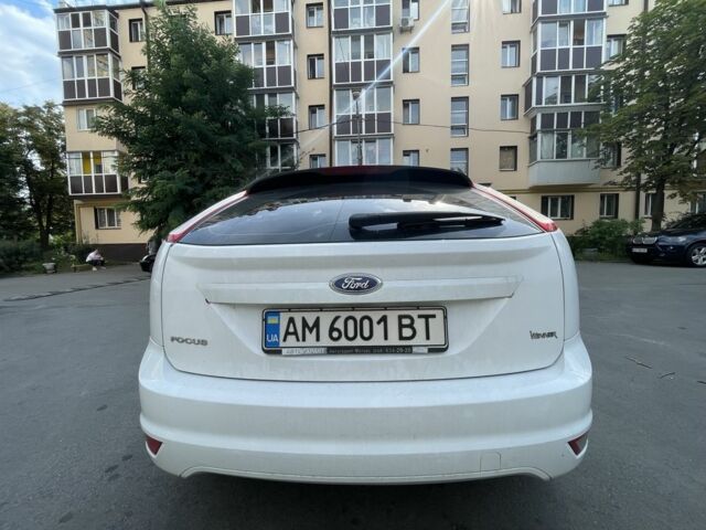 Белый Форд Фокус, объемом двигателя 1.4 л и пробегом 213 тыс. км за 5300 $, фото 1 на Automoto.ua