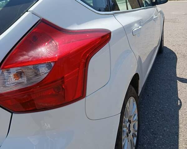 Белый Форд Фокус, объемом двигателя 1.6 л и пробегом 180 тыс. км за 8300 $, фото 22 на Automoto.ua