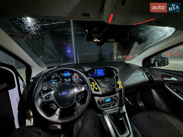 Белый Форд Фокус, объемом двигателя 1.6 л и пробегом 225 тыс. км за 6700 $, фото 10 на Automoto.ua