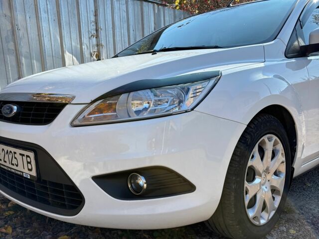 Белый Форд Фокус, объемом двигателя 1.6 л и пробегом 190 тыс. км за 7300 $, фото 1 на Automoto.ua