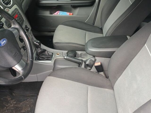 Белый Форд Фокус, объемом двигателя 1.6 л и пробегом 220 тыс. км за 5500 $, фото 3 на Automoto.ua