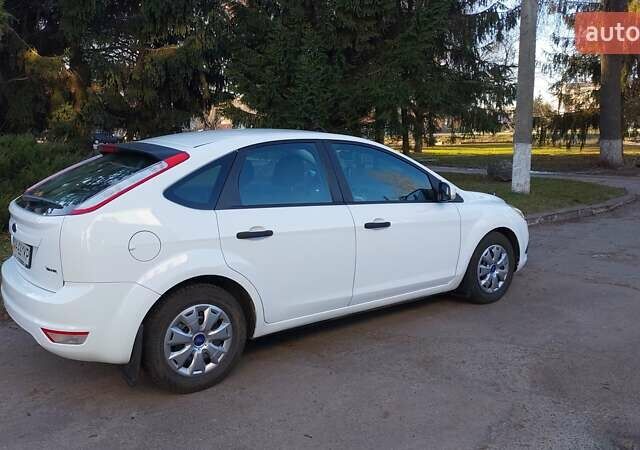 Белый Форд Фокус, объемом двигателя 1.39 л и пробегом 92 тыс. км за 8500 $, фото 13 на Automoto.ua