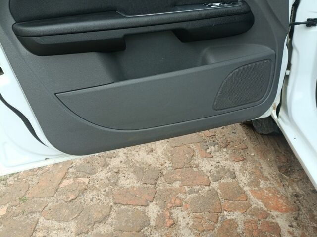 Белый Форд Фокус, объемом двигателя 1.6 л и пробегом 220 тыс. км за 5500 $, фото 2 на Automoto.ua