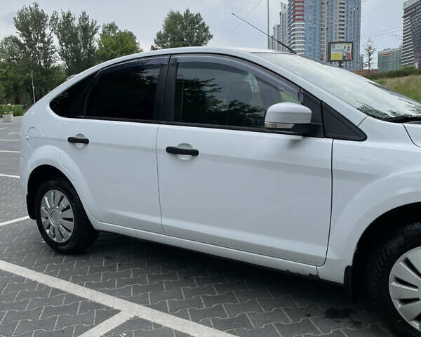 Білий Форд Фокус, об'ємом двигуна 1.4 л та пробігом 325 тис. км за 5000 $, фото 27 на Automoto.ua