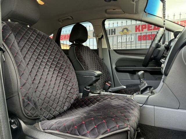 Білий Форд Фокус, об'ємом двигуна 2.4 л та пробігом 199 тис. км за 4999 $, фото 13 на Automoto.ua