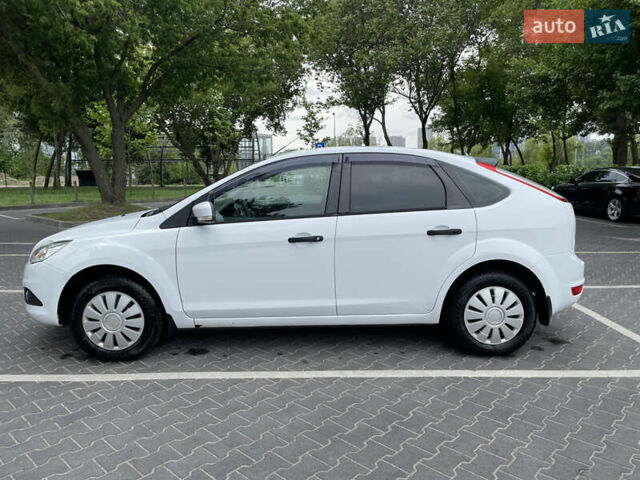 Білий Форд Фокус, об'ємом двигуна 1.4 л та пробігом 325 тис. км за 5000 $, фото 11 на Automoto.ua