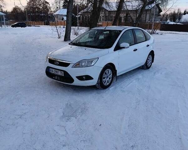 Белый Форд Фокус, объемом двигателя 1.4 л и пробегом 192 тыс. км за 4600 $, фото 11 на Automoto.ua