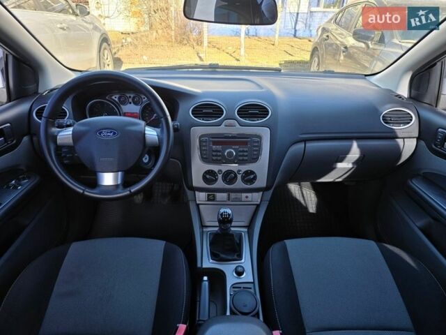Білий Форд Фокус, об'ємом двигуна 1.6 л та пробігом 105 тис. км за 6999 $, фото 10 на Automoto.ua