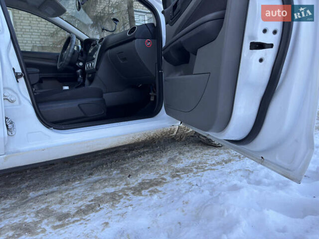 Білий Форд Фокус, об'ємом двигуна 1.4 л та пробігом 230 тис. км за 4050 $, фото 9 на Automoto.ua