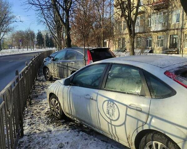 Білий Форд Фокус, об'ємом двигуна 1.6 л та пробігом 227 тис. км за 5200 $, фото 4 на Automoto.ua