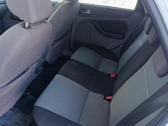 Білий Форд Фокус, об'ємом двигуна 1.6 л та пробігом 210 тис. км за 5350 $, фото 6 на Automoto.ua