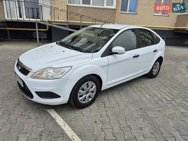 Білий Форд Фокус, об'ємом двигуна 1.4 л та пробігом 91 тис. км за 6800 $, фото 3 на Automoto.ua