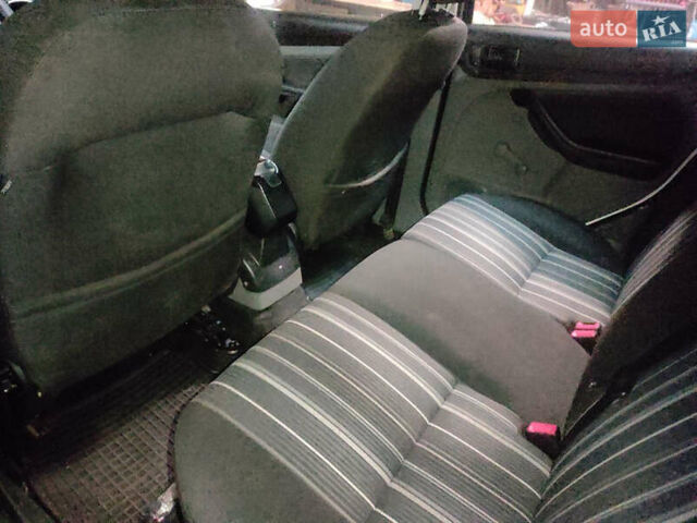 Белый Форд Фокус, объемом двигателя 1.39 л и пробегом 260 тыс. км за 4400 $, фото 8 на Automoto.ua