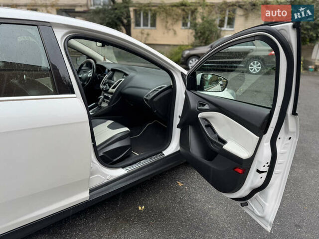 Форд Фокус 2011 в Виннице на Automoto.ua Белый Форд Фокус, объемом двигателя 2 л и пробегом 175 тыс. км за 7500 $, фото 12 на Automoto.ua