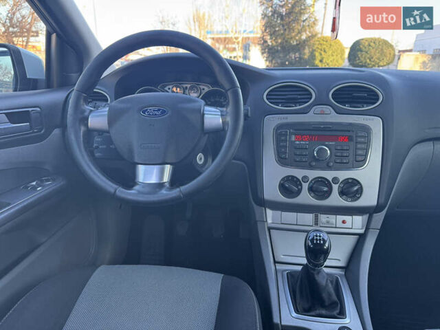 Белый Форд Фокус, объемом двигателя 1.6 л и пробегом 203 тыс. км за 5650 $, фото 19 на Automoto.ua