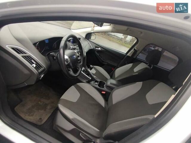 Білий Форд Фокус, об'ємом двигуна 1.6 л та пробігом 266 тис. км за 6999 $, фото 62 на Automoto.ua