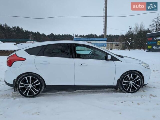 Белый Форд Фокус, объемом двигателя 1.6 л и пробегом 260 тыс. км за 8199 $, фото 5 на Automoto.ua