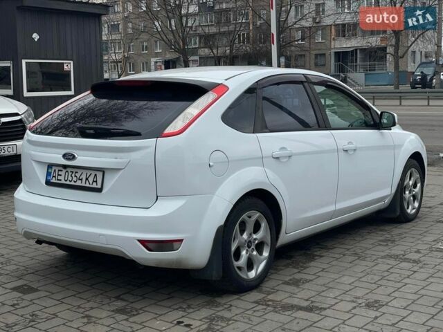 Белый Форд Фокус, объемом двигателя 1.6 л и пробегом 198 тыс. км за 5900 $, фото 8 на Automoto.ua