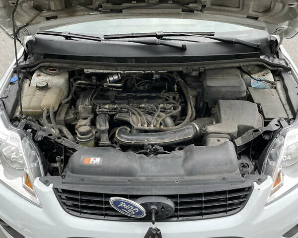 Білий Форд Фокус, об'ємом двигуна 1.4 л та пробігом 325 тис. км за 5000 $, фото 46 на Automoto.ua