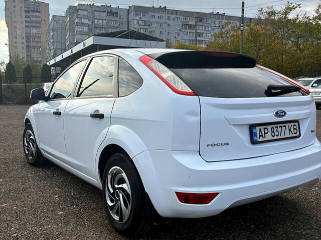 Білий Форд Фокус, об'ємом двигуна 1.4 л та пробігом 125 тис. км за 6000 $, фото 5 на Automoto.ua