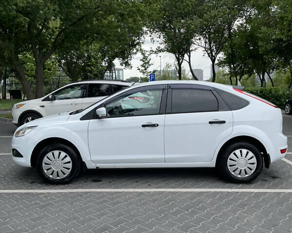 Білий Форд Фокус, об'ємом двигуна 1.4 л та пробігом 325 тис. км за 5000 $, фото 10 на Automoto.ua