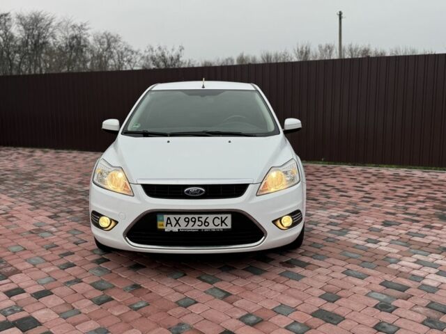 Белый Форд Фокус, объемом двигателя 1.6 л и пробегом 148 тыс. км за 5500 $, фото 1 на Automoto.ua