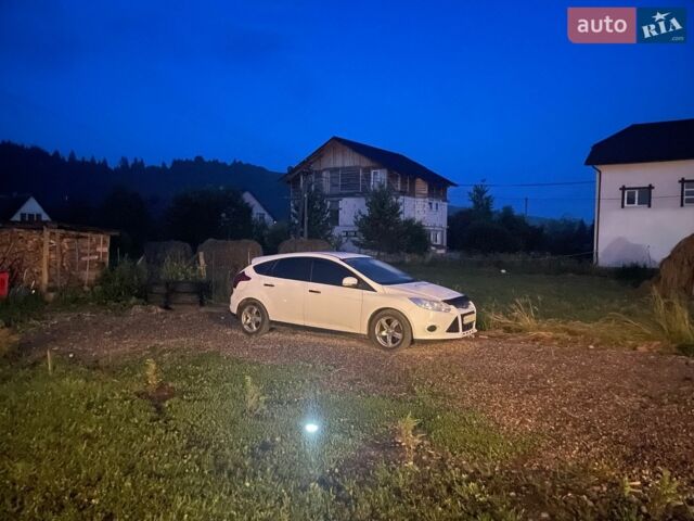 Белый Форд Фокус, объемом двигателя 1.6 л и пробегом 185 тыс. км за 8000 $, фото 4 на Automoto.ua