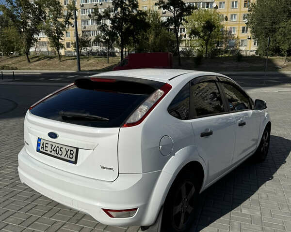 Белый Форд Фокус, объемом двигателя 1.4 л и пробегом 151 тыс. км за 6000 $, фото 5 на Automoto.ua