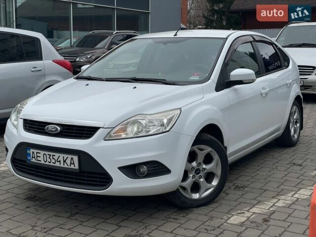 Белый Форд Фокус, объемом двигателя 1.6 л и пробегом 198 тыс. км за 5900 $, фото 2 на Automoto.ua