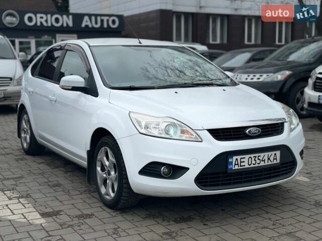 Белый Форд Фокус, объемом двигателя 1.6 л и пробегом 198 тыс. км за 5900 $, фото 6 на Automoto.ua