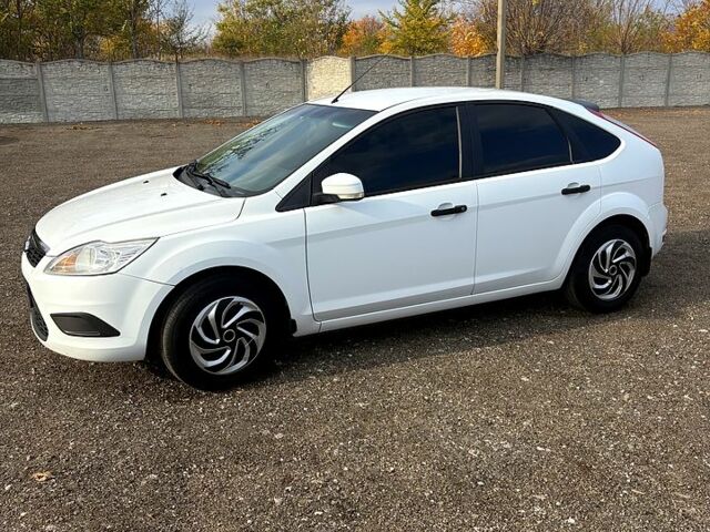 Білий Форд Фокус, об'ємом двигуна 1.4 л та пробігом 125 тис. км за 6000 $, фото 10 на Automoto.ua