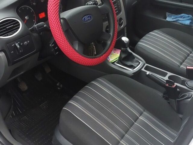 Белый Форд Фокус, объемом двигателя 1.4 л и пробегом 92 тыс. км за 8800 $, фото 9 на Automoto.ua