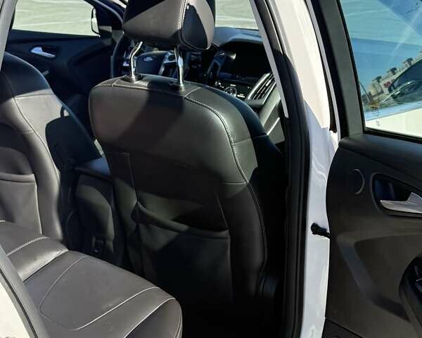 Белый Форд Фокус, объемом двигателя 2 л и пробегом 197 тыс. км за 7500 $, фото 10 на Automoto.ua