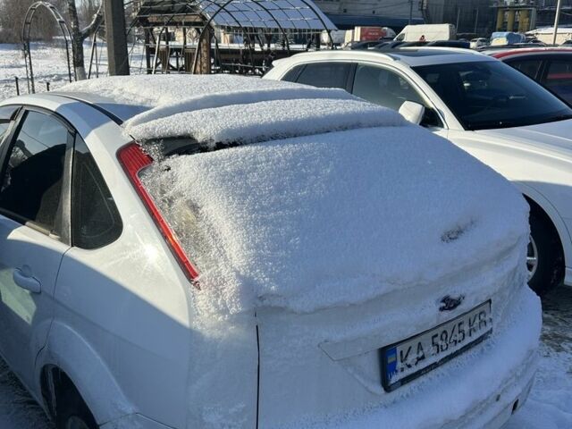 Білий Форд Фокус, об'ємом двигуна 1.6 л та пробігом 320 тис. км за 2500 $, фото 3 на Automoto.ua