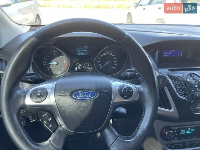 Білий Форд Фокус, об'ємом двигуна 1.6 л та пробігом 230 тис. км за 6100 $, фото 2 на Automoto.ua