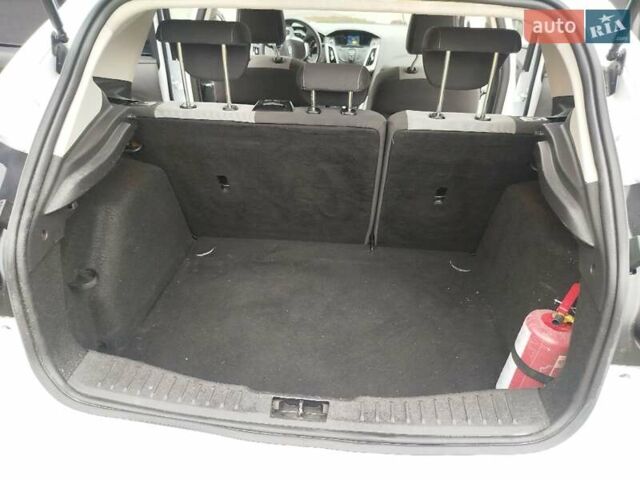 Білий Форд Фокус, об'ємом двигуна 1.6 л та пробігом 266 тис. км за 6999 $, фото 32 на Automoto.ua