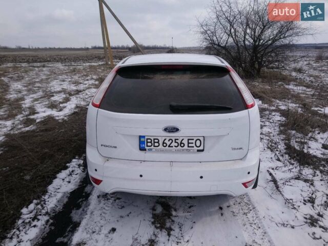 Білий Форд Фокус, об'ємом двигуна 1.39 л та пробігом 130 тис. км за 5800 $, фото 9 на Automoto.ua
