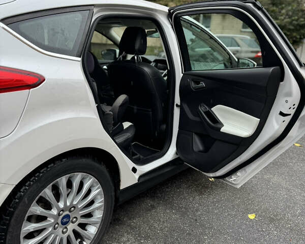 Форд Фокус 2011 в Виннице на Automoto.ua Белый Форд Фокус, объемом двигателя 2 л и пробегом 175 тыс. км за 7500 $, фото 11 на Automoto.ua